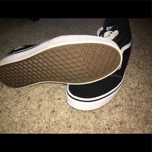Vans Ward Hi Skate Shoes Black/White